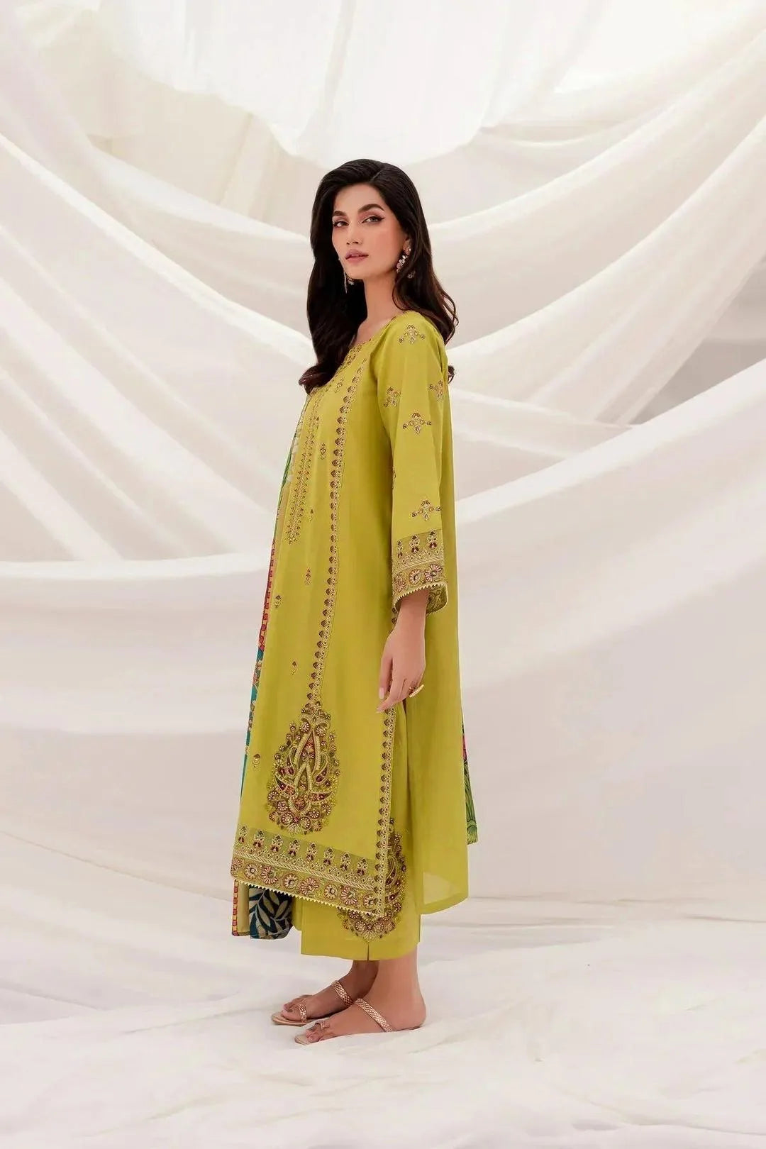3 Pcs Women's Unstitched Embroidered Suit